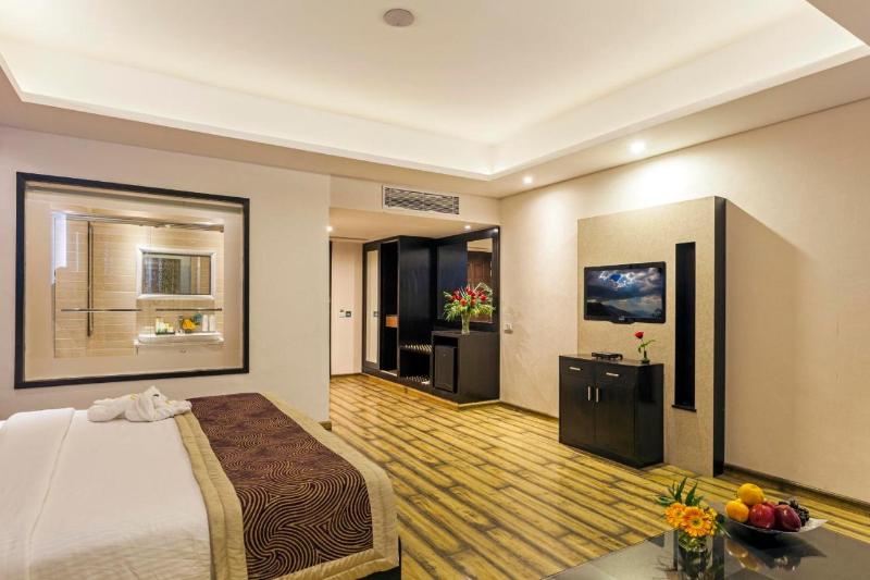 高级客房, Sterling Kufri