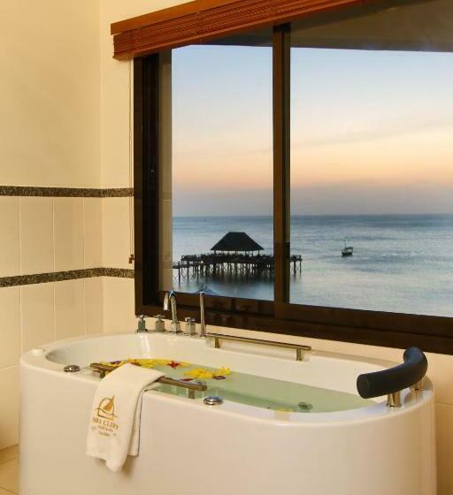 带大床的豪华间, Sea Cliff Resort & Spa