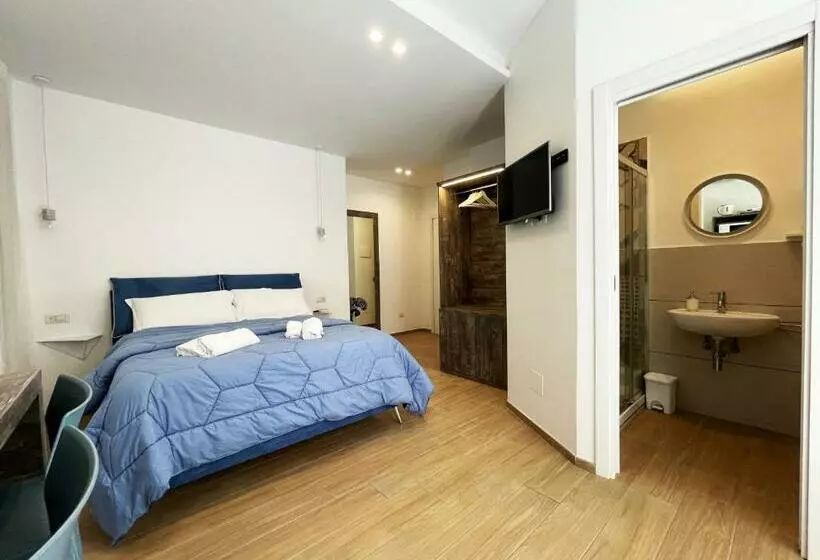اتاق استاندارد, Sunny House