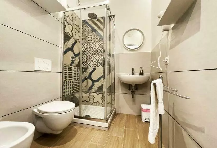 استودیوی استاندارد, Sunny House