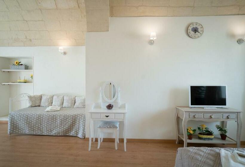 اتاق لوکس سه تخته, Casale 1821