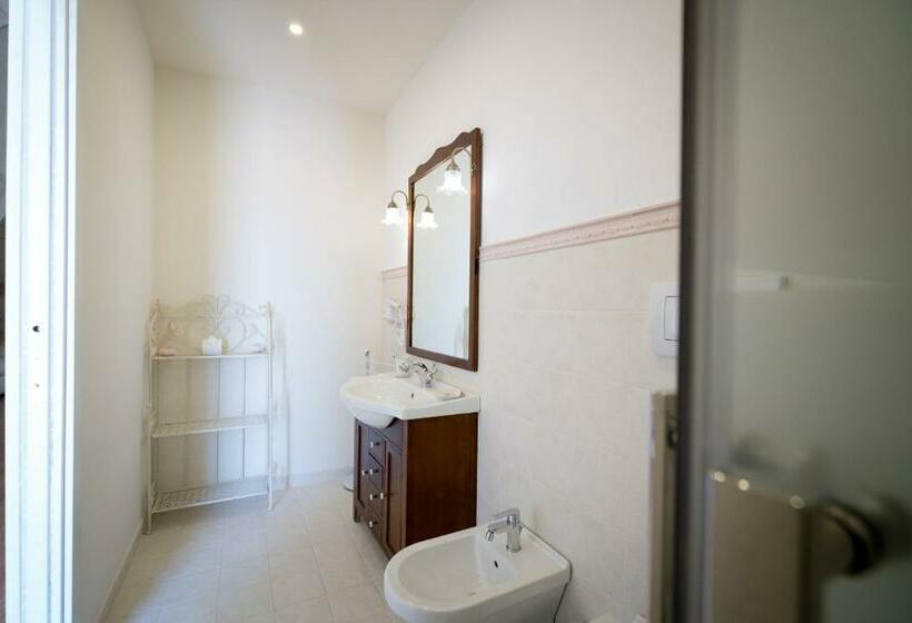 标准间, Casale 1821