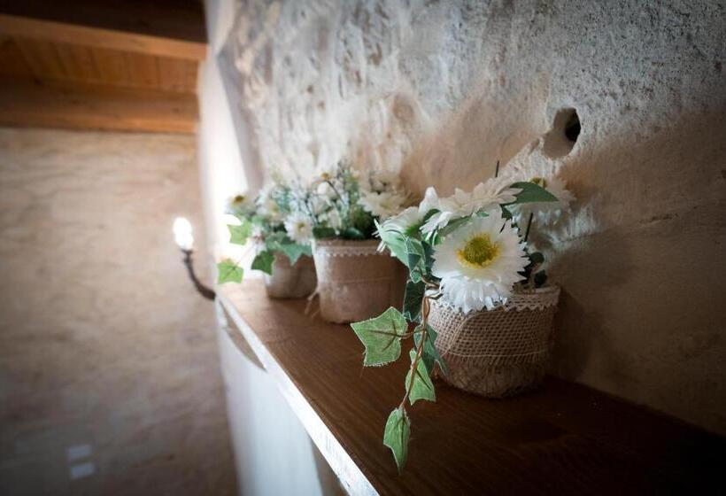 سوییت لوکس, Casale 1821