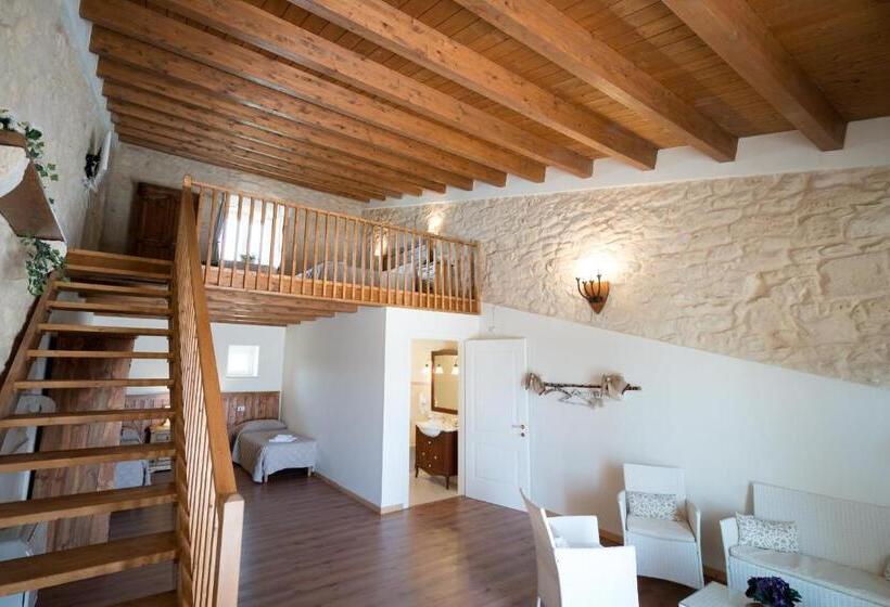 سوییت لوکس, Casale 1821