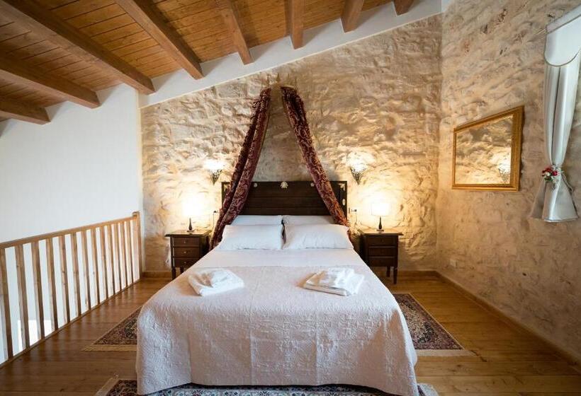 سوییت دوبلکس, Casale 1821