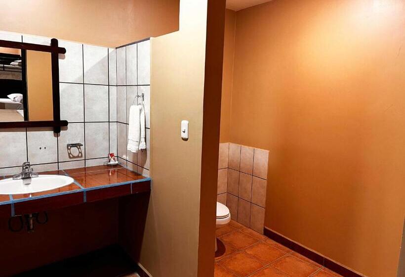 غرفة عائلية, Belen Suites