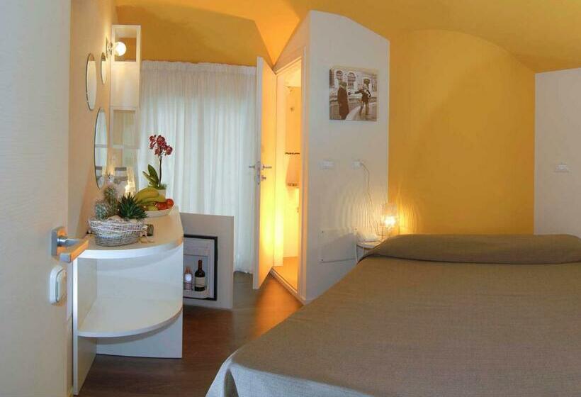 غرفة قياسية, Casablanca