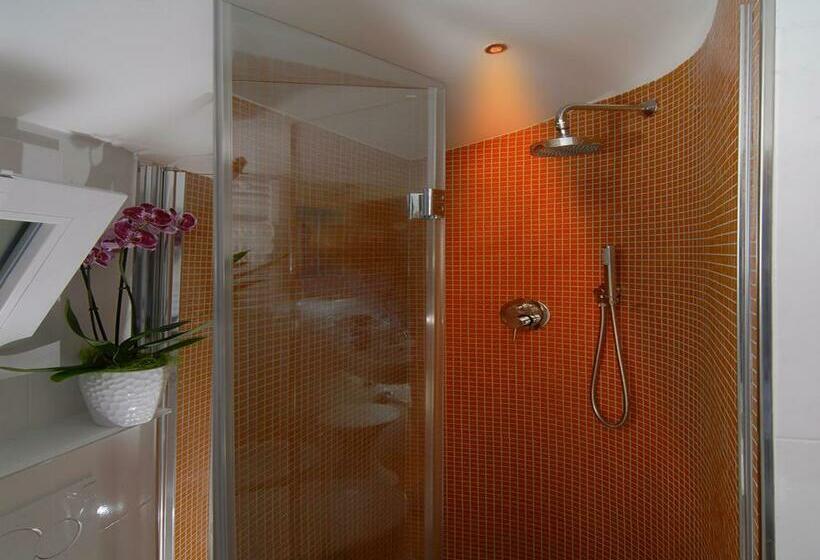 غرفة قياسية, Casablanca