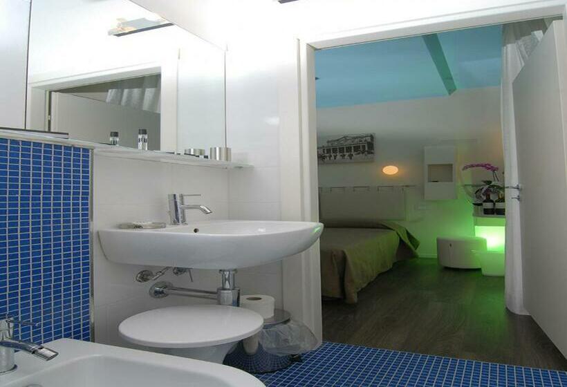 غرفة قياسية, Casablanca