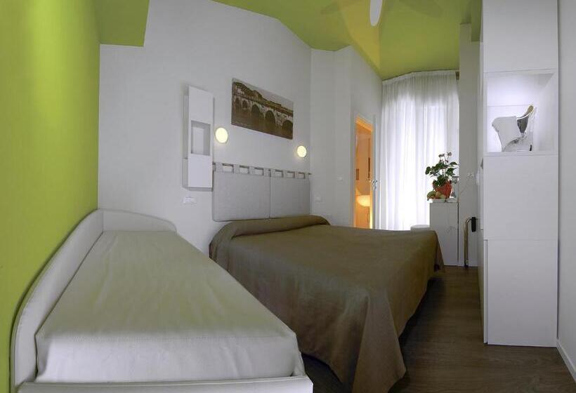 غرفة قياسية ثلاثية مزودة بشرفة, Casablanca