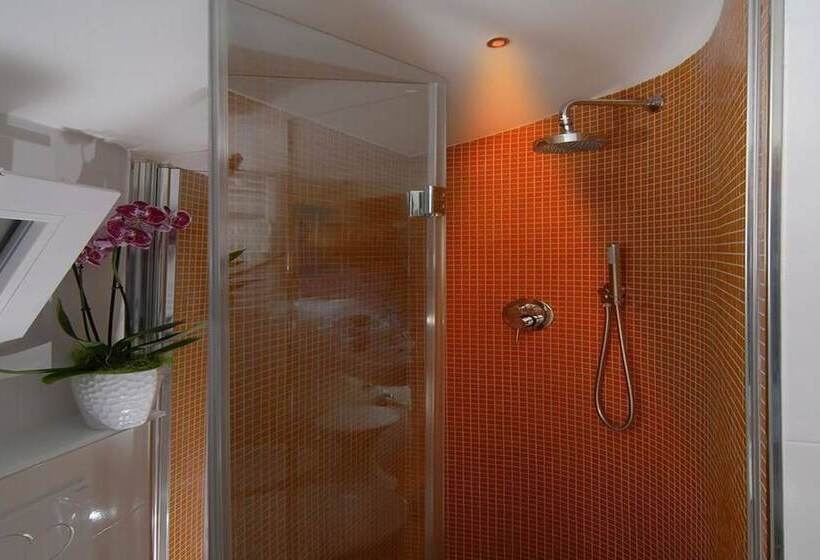 غرفة قياسية, Casablanca