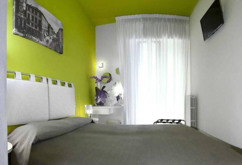 غرفة قياسية مزوَّدة بشُرفة, Casablanca