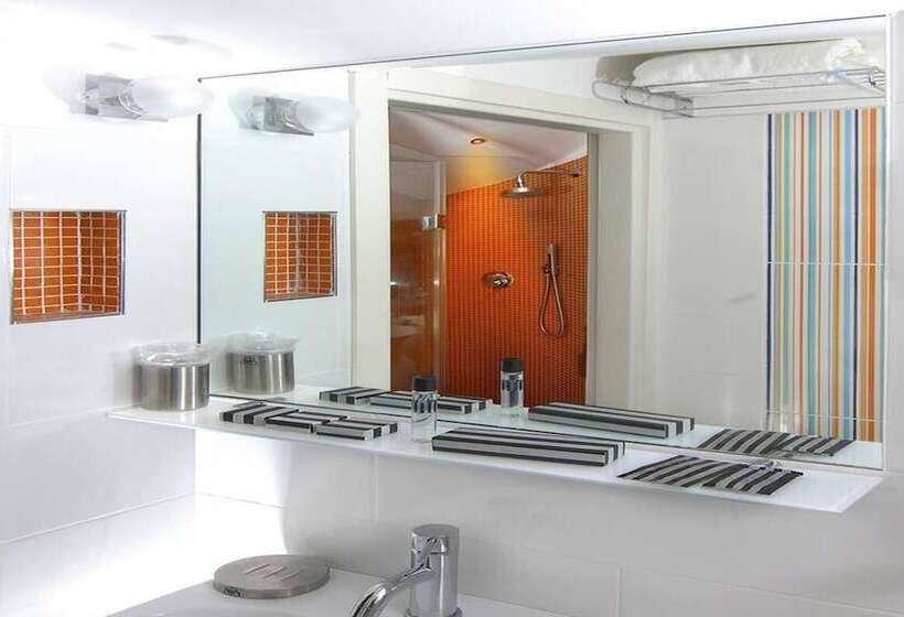 غرفة قياسية ثلاثية مزودة بشرفة, Casablanca