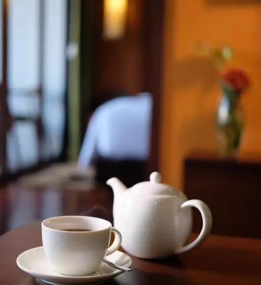 プールの見えるデラックスルーム, Golden Tulip Jineng Resort Bali