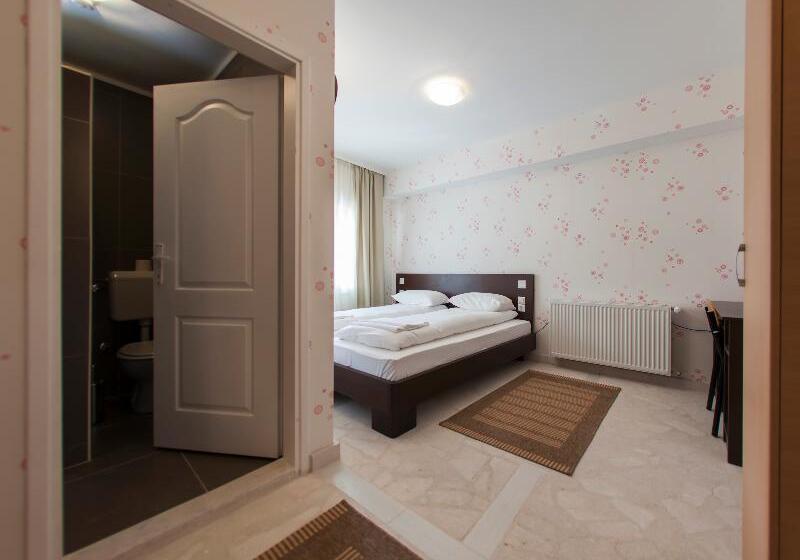 اتاق استاندارد, Hayat Hills