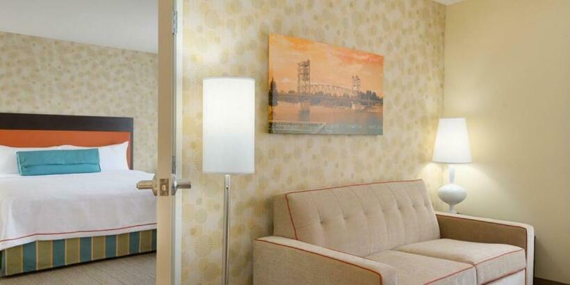 带大床的套房, Home2 Suites By Hilton Alexandria