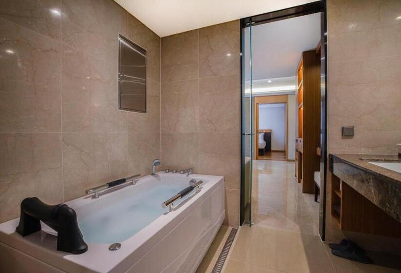 Королевский Люкс, Shin Shin Hotel Jeju Airport