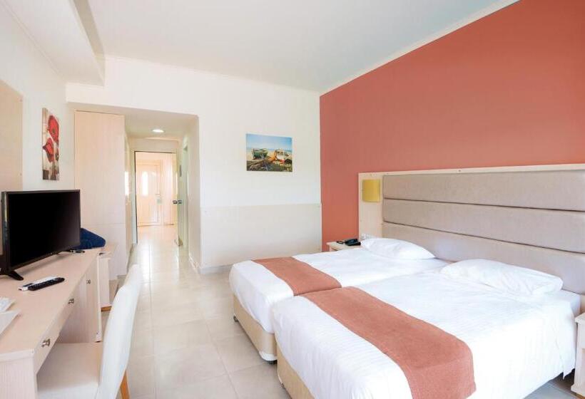 جناح جونيور, Kouros Palace