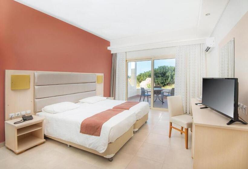 جناح جونيور, Kouros Palace