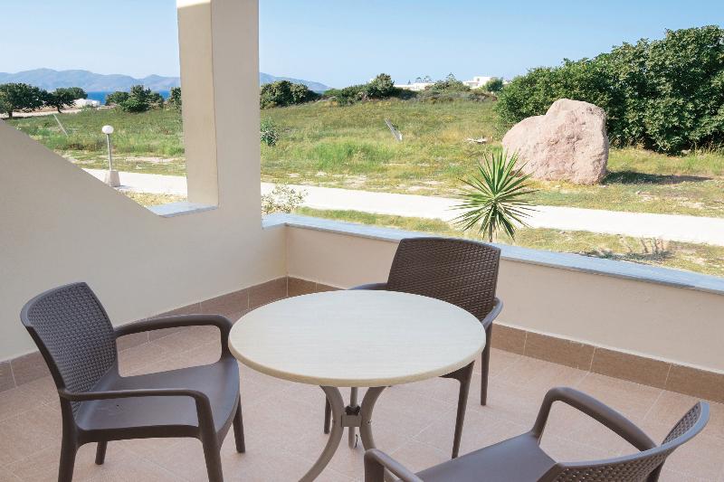 سوییت جونیور, Kouros Palace