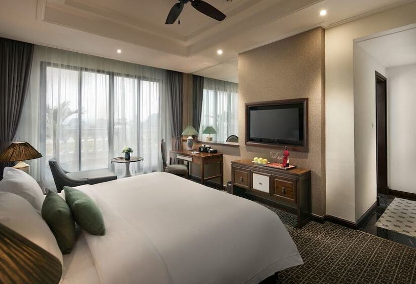 اتاق اجرایی, Ninh Binh Hidden Charm Hotel & Resort