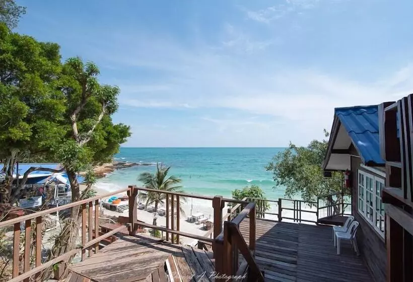 オーシャンビュースーペリアールーム, Sangthian Beach Resort