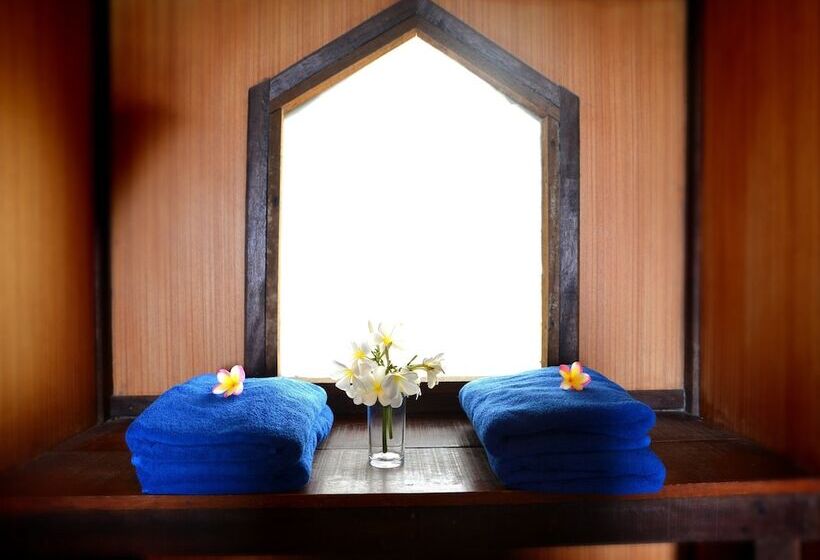 Семейный Номер, Sangthian Beach Resort