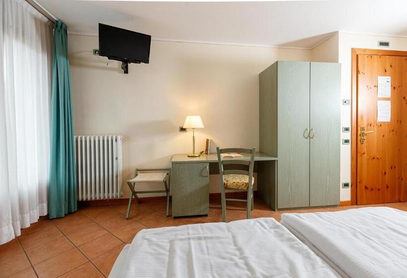 스탠다드 트리플 룸, Villa Rina