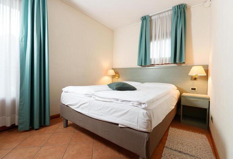 스탠다드 트리플 룸, Villa Rina