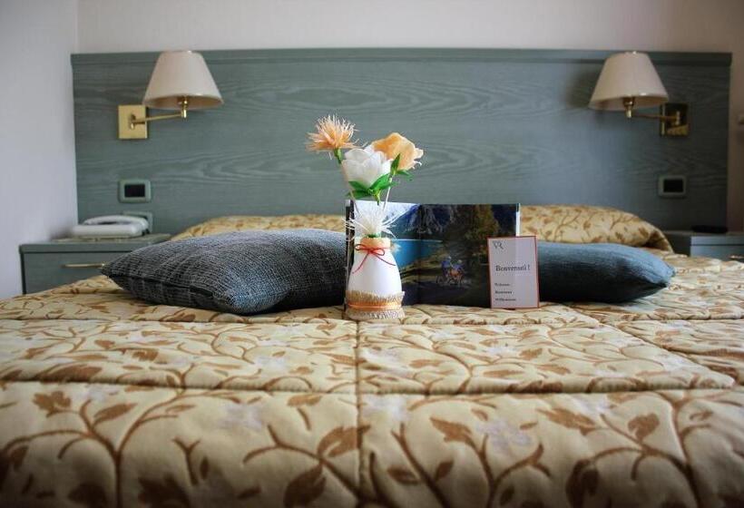 스탠다드 트리플 룸, Villa Rina