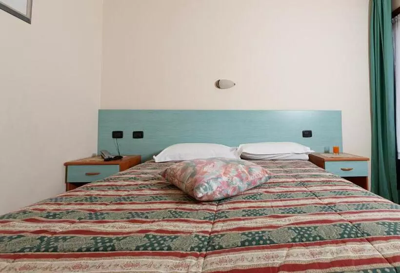 スタンダード4人部屋, Villa Rina