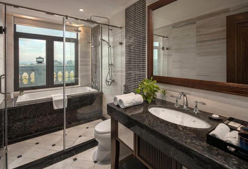 اتاق اجرایی, Ninh Binh Hidden Charm Hotel & Resort