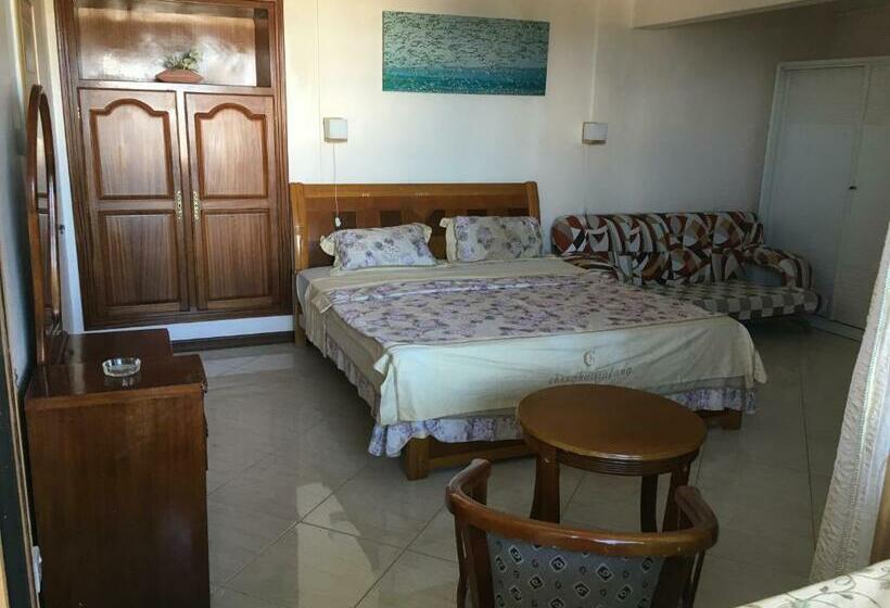 اتاق لوکس با بالکن, Les Aigrettes