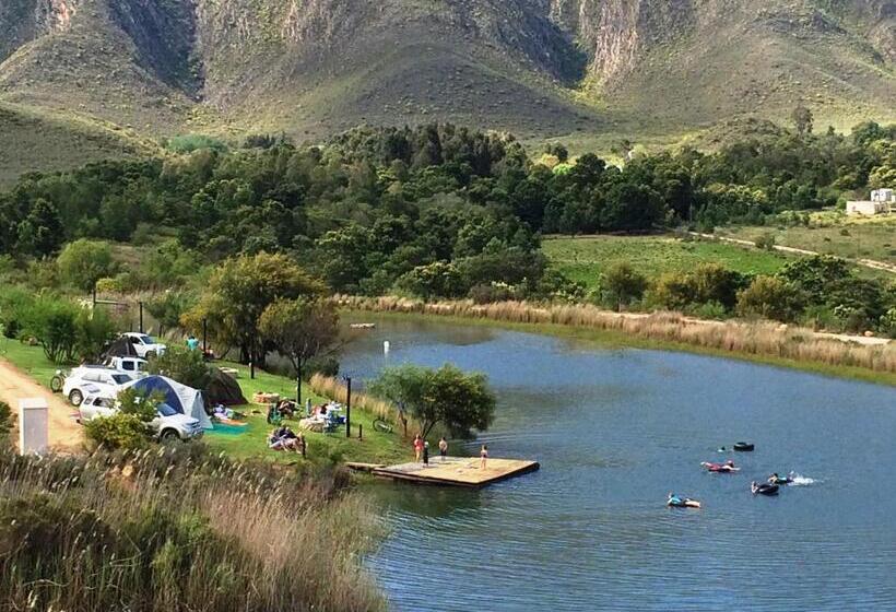 جناح إدارى, Oaksrest Vineyards Guest Farm