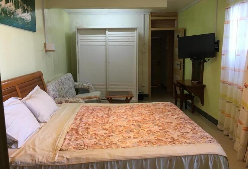 اتاق لوکس با بالکن, Les Aigrettes