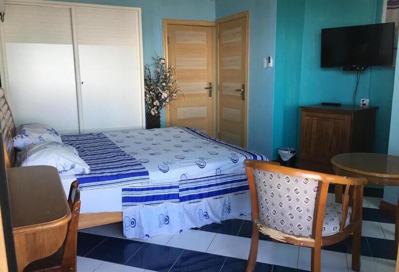 اتاق لوکس با بالکن, Les Aigrettes