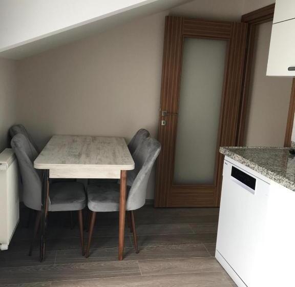 1 Bedroom Penthouse Apartment, Guest Apart Konaklar