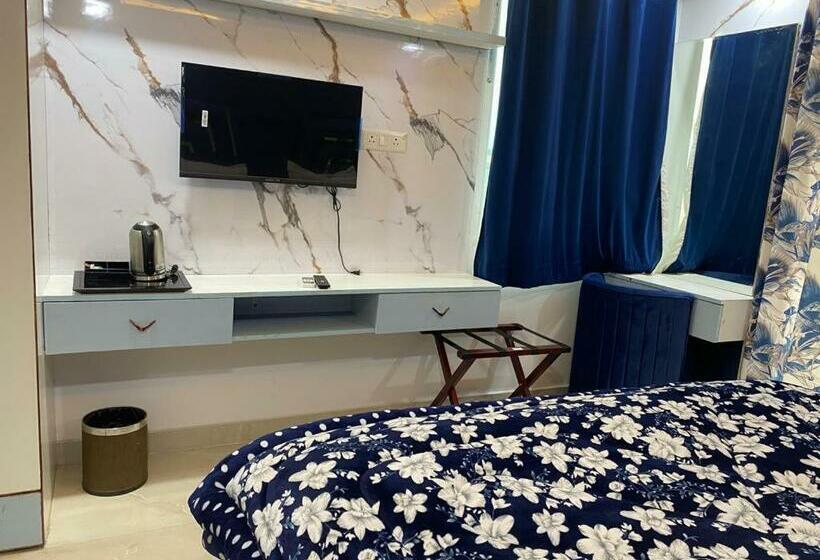 غرفة ديلوكس, Noida Dreams 144