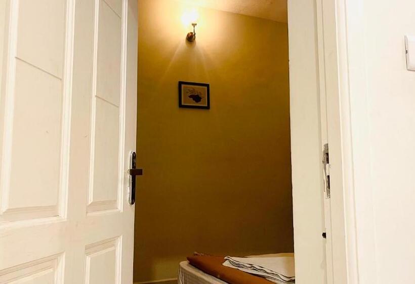 Quarto Familiar, Jack S Den Residency