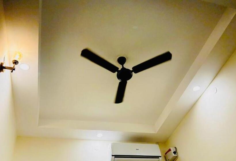 Quarto Deluxe, Jack S Den Residency