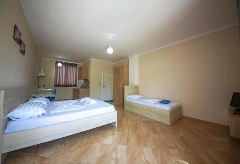 Triple Room Sea View, Villa Gozhina
