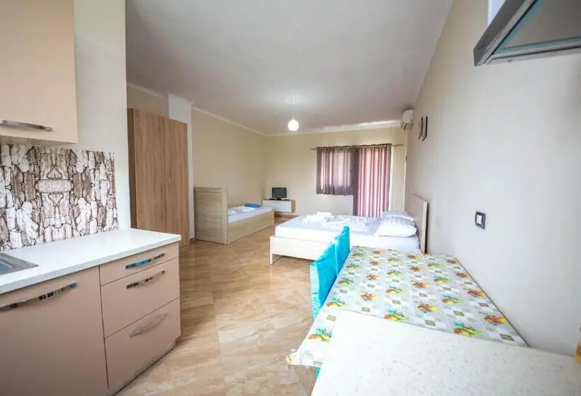 Triple Room Sea View, Villa Gozhina