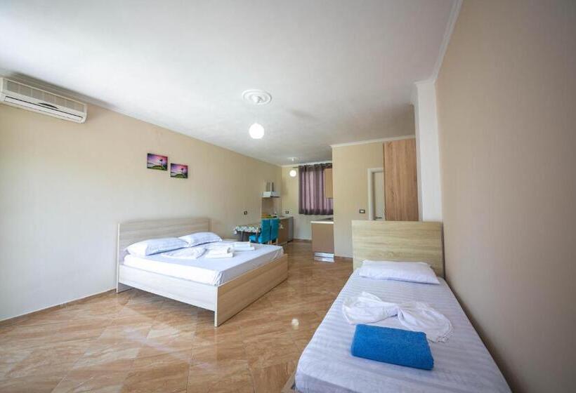 Triple Room Sea View, Villa Gozhina