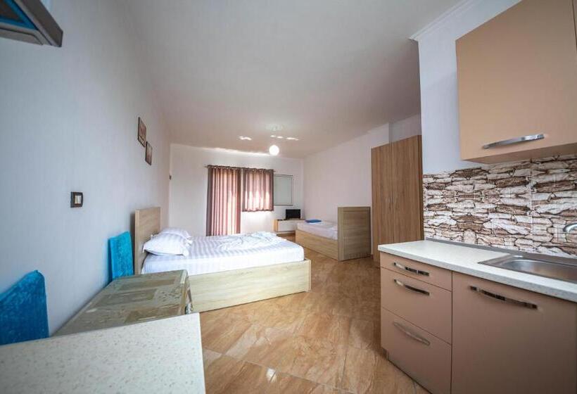 Triple Room Sea View, Villa Gozhina