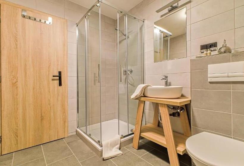 חדר סופריור לשלושה, Salaška Penzion