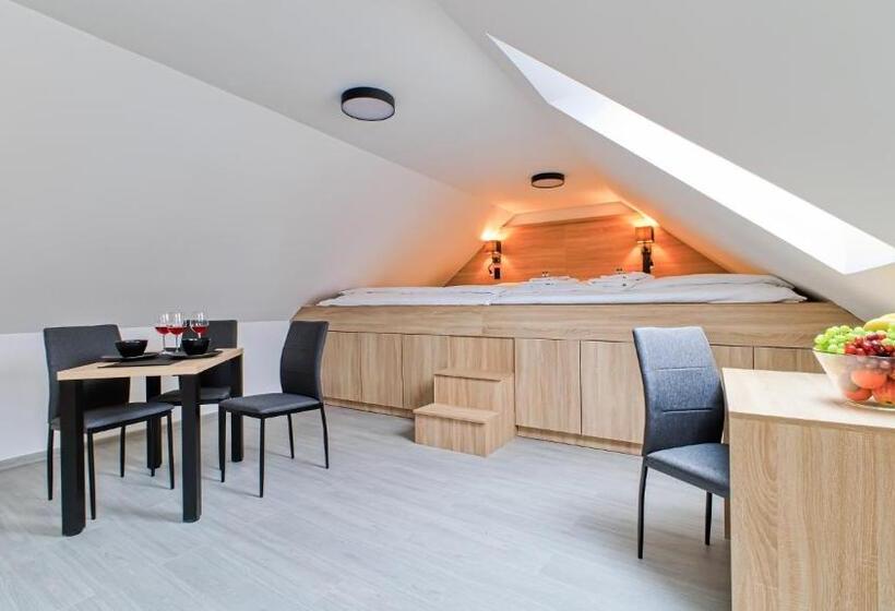 Семейный Номер, Salaška Penzion