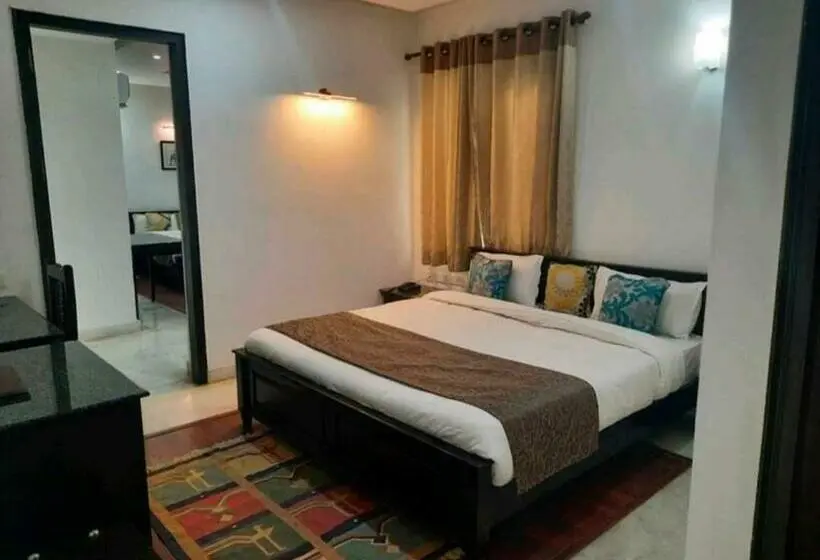 اتاق کلاسیک سه تخته, Oyo Flagship 81366 Taj Wonder Inn