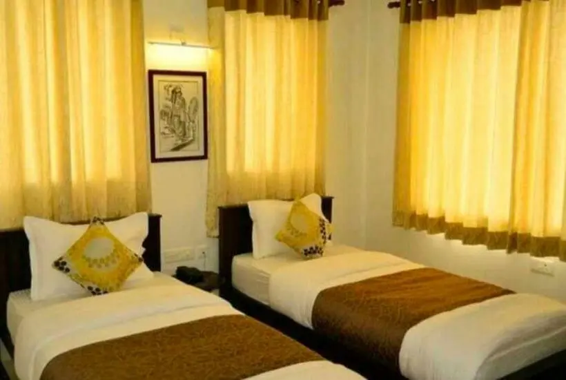 اتاق کلاسیک سه تخته, Oyo Flagship 81366 Taj Wonder Inn