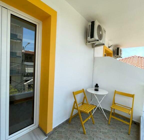 اتاق لوکس, Orchard Retreat