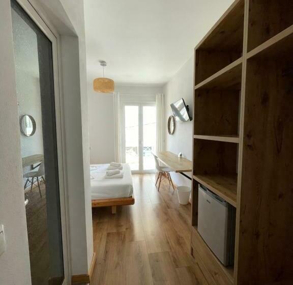 اتاق لوکس, Orchard Retreat